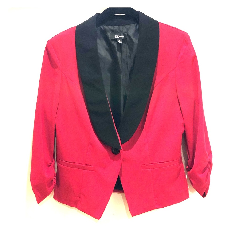 Ringleader tuxedo jacket 🎪